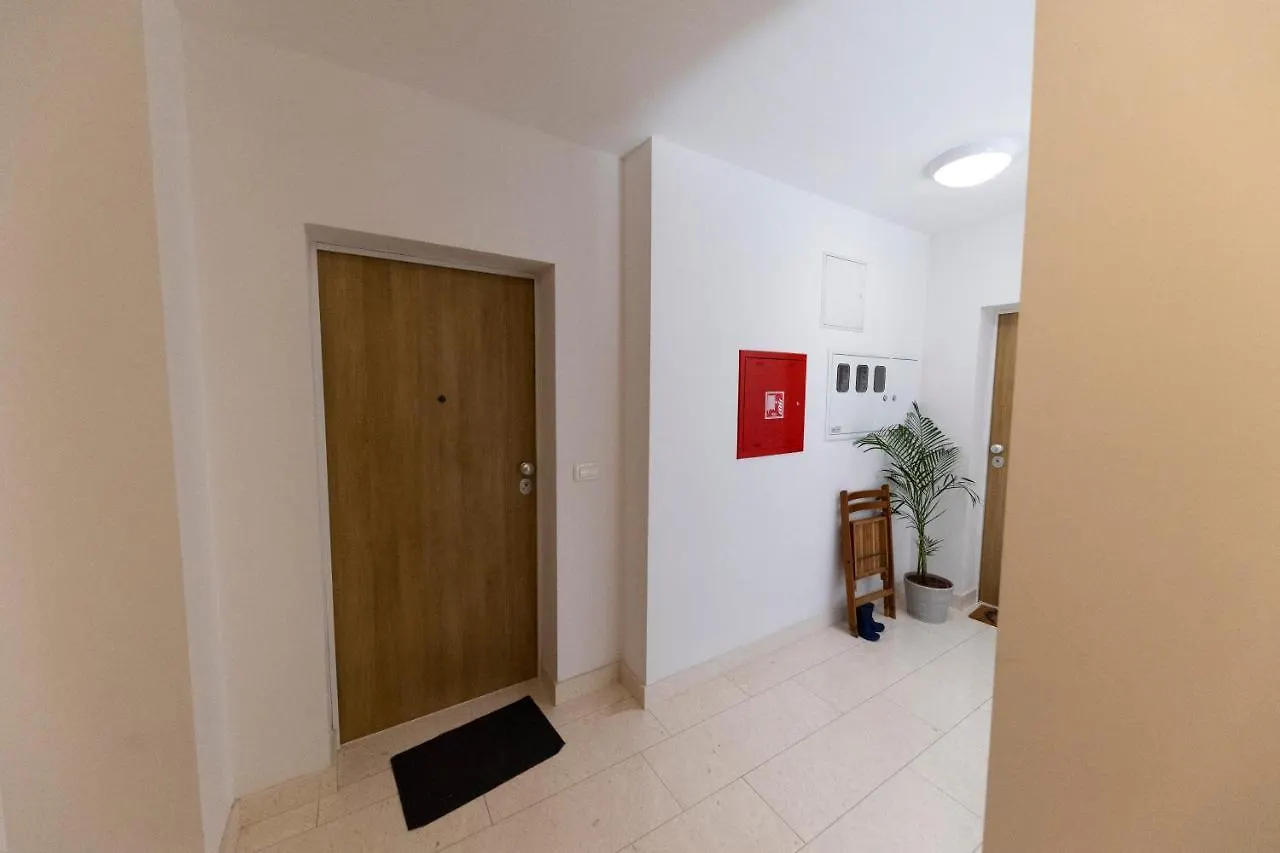 Lusea Apartment ザダル